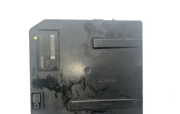 Renault Megane II Fuse module 8200481866 5191580A8