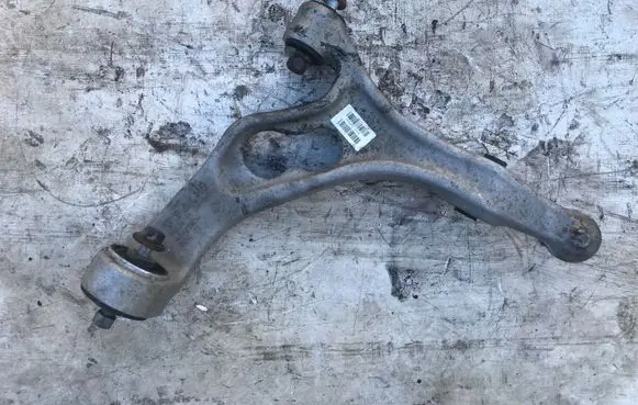 Volkswagen Touareg II Front lower control arm/wishbone 7P0407152E