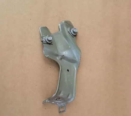 Opel Insignia A Fender mounting bracket