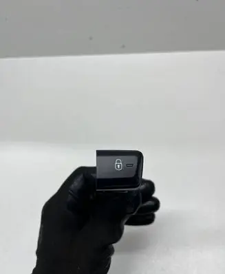 Peugeot 208 I Central locking switch button 9675088320