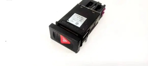 Volkswagen PASSAT B5 Hazard light switch 3B0953235B