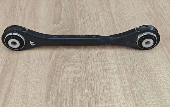 Rear control arm
