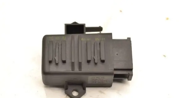 Volkswagen Touareg I Seat heating relay 1K0959772