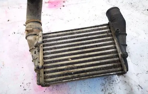Volkswagen PASSAT B5 Intercooler radiator 058145805A