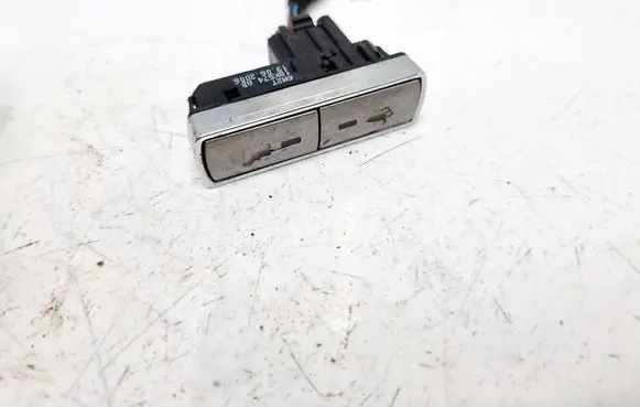 Ford Galaxy Windscreen/window heater switch 6M2T18K574AB