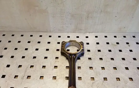 Volkswagen Golf V Connecting rod/conrod 