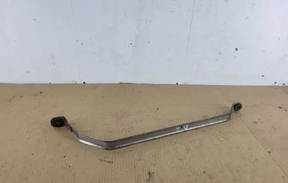 BMW 6 F12 F13 Fuel tank mounting bracket 7053972