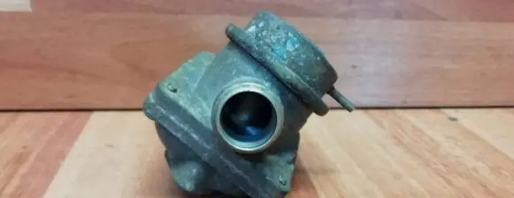 Mercedes-Benz C W203 other engine part 