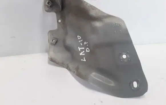 Renault Latitude (L70) Fender mounting bracket 620434214R