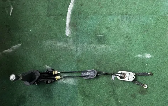 Toyota Yaris Gear shifter/selector 335300D0400