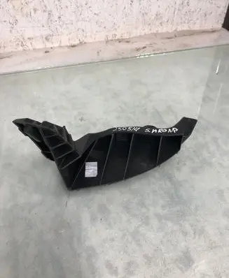 Rear bumper mounting bracket