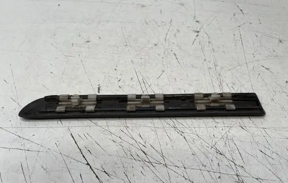 BMW 3 E46 Fender trim (molding) 8208447
