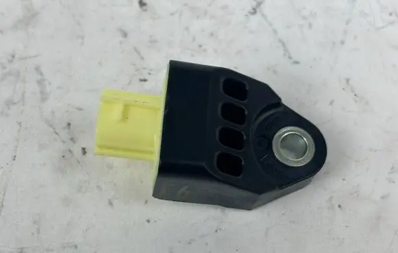Toyota Mirai Airbag deployment crash/impact sensor 8983152040 89831-52040