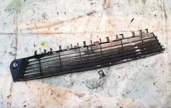 Opel Vectra C Front bumper lower grill