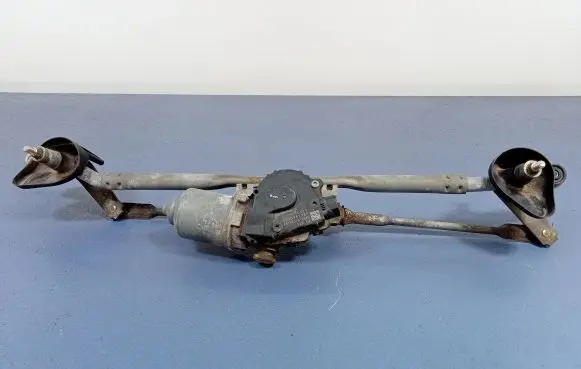 Jeep Compass Front wiper linkage and motor 05303827AF