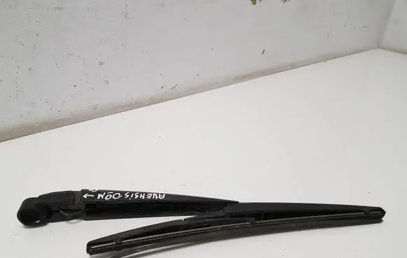 Rear wiper blade arm