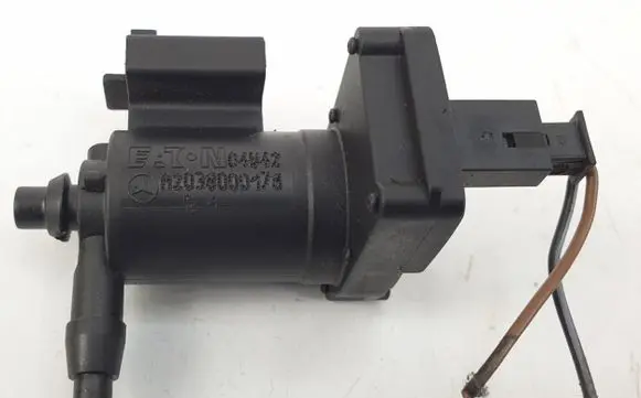 Mercedes-Benz C W203 Turbo solenoid valve A2038000178