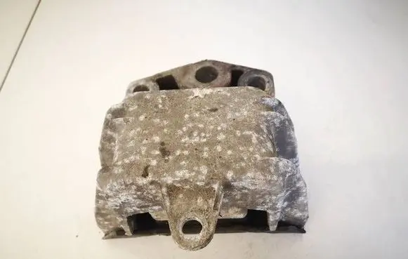 Renault Laguna II Engine mount bracket 7M3199555