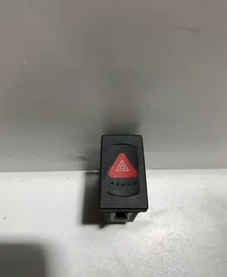 Volkswagen PASSAT B5 Hazard light switch 3B0953235D