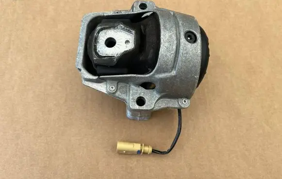 Engine mount bracket