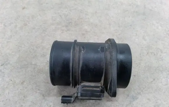 Nissan Qashqai Mass air flow meter 