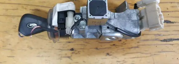 Subaru Tribeca Ignition lock 88215AG000 X1T25971