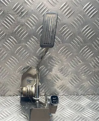 Toyota Corolla E120 E130 Accelerator throttle pedal 7811135030