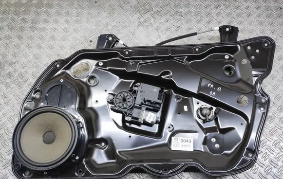 Volkswagen PASSAT B7 Front door window regulator with motor C19235100 2514 3AA837756C
