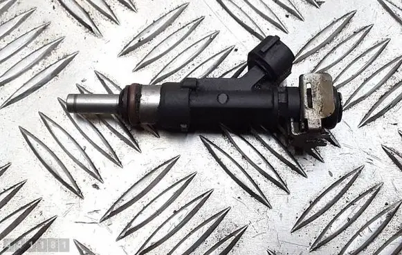 Audi A6 S6 C6 4F Fuel injector 0280158053 06E133551