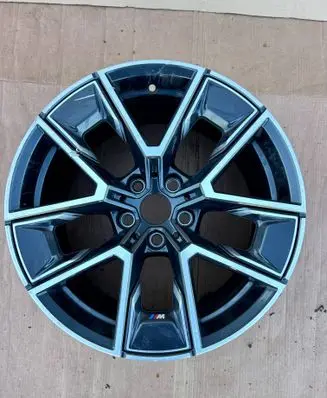 BMW i4 R18 alloy rim 8747303