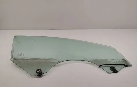 Renault Latitude (L70) Front door window glass four-door 