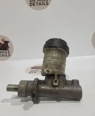 Volvo S40, V40 Master brake cylinder L481412