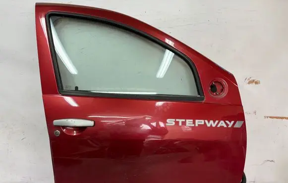 Dacia Sandero Front door