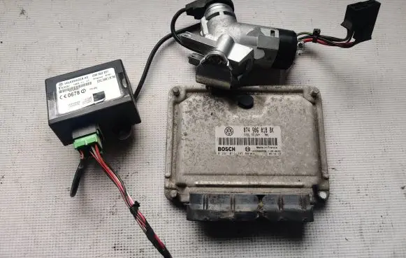 Volkswagen II LT Engine control unit/module 074906018BK 0281011385 1039S06998