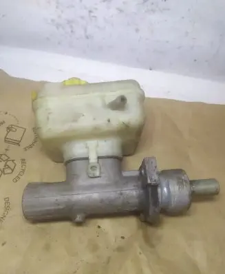 Volkswagen Golf IV Master brake cylinder 21027099