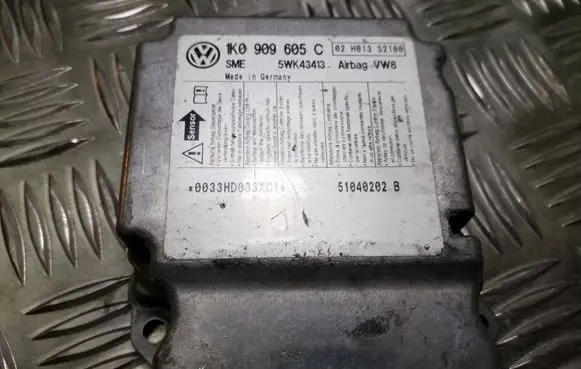 Volkswagen Golf Plus Airbag control unit/module 1K0909605C