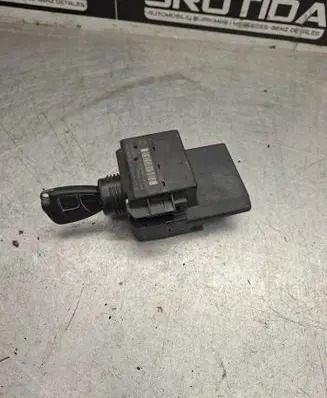 Mercedes-Benz C W203 Ignition lock 2035450508 33002105 33002106