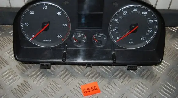 Volkswagen Touran I Speedometer (instrument cluster) T0920962AX