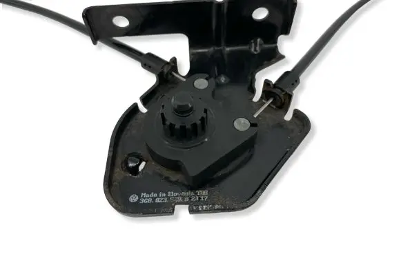 Volkswagen Arteon Engine bonnet/hood lock release cable 3G8823529B