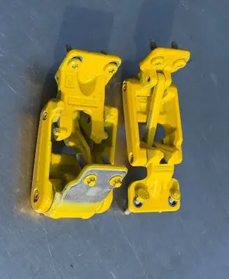 Mercedes-Benz Sprinter W907 W910 Rear door hinge set A9107409500 A9107408900