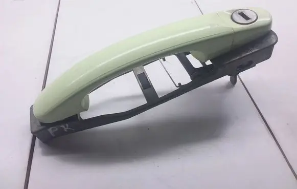 Volkswagen New Beetle Front door exterior handle 1C0837886