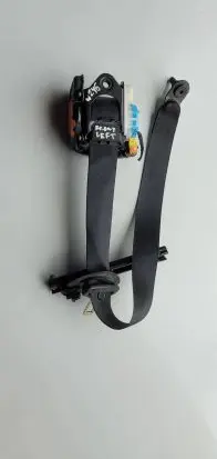 Mercedes-Benz B W246 W242 Front seatbelt 307068199228 071DH292J1