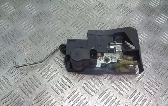 Alfa Romeo 156 Front door lock 18110241
