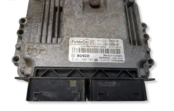 Ford B-MAX Engine control unit/module DV2112A650PB 0261S09704 CV6A12B684BB