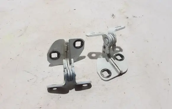 Chevrolet Silverado Rear door upper hinge 23396438