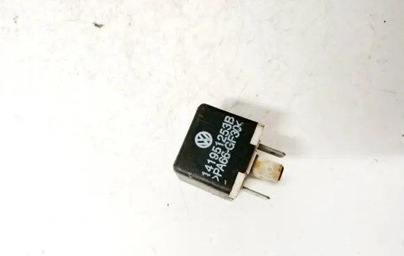 Volkswagen Golf IV Other relay 141951253B