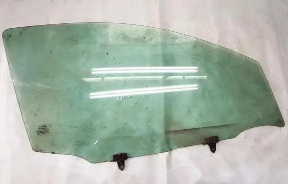 Nissan Qashqai Front door window glass four-door