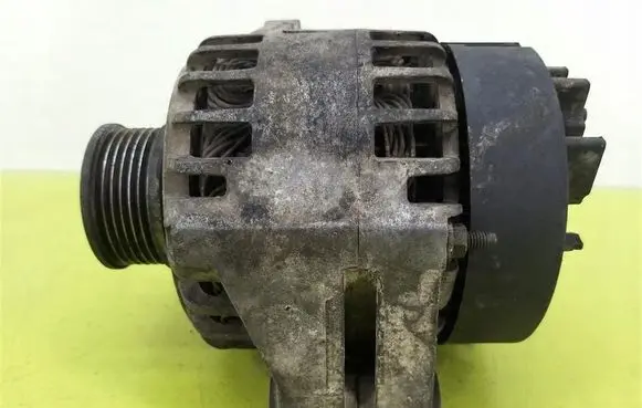 Opel Astra H Generator/alternator 93169028