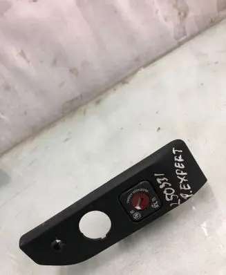 Peugeot Expert Passenger airbag on/off switch 9811553777