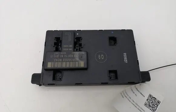 Mercedes-Benz C W203 Door control unit/module A2038201385